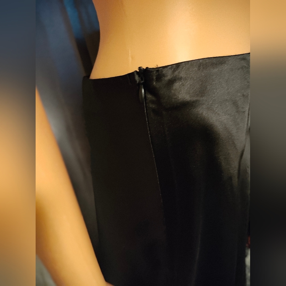 Elegant Black Satin Skirt - Picture 3 of 7